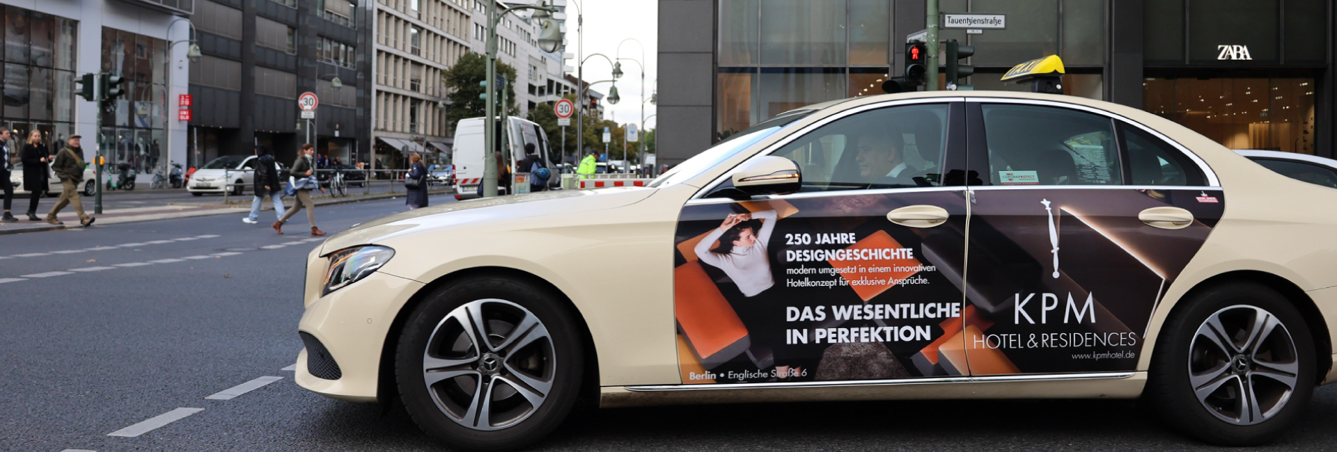OOH Werbung KPM Berliner Taxiwerbung